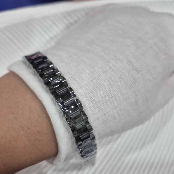 Sold Black Bracelet - Picture 5 of 6